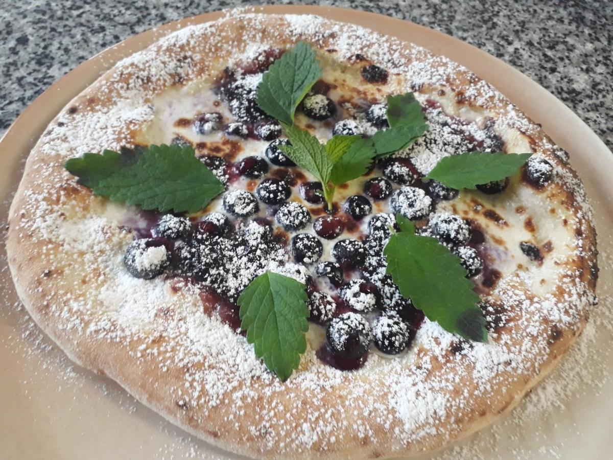 Pizzeria A Penzion Banderas Bayerisch Eisenstein Bagian luar foto