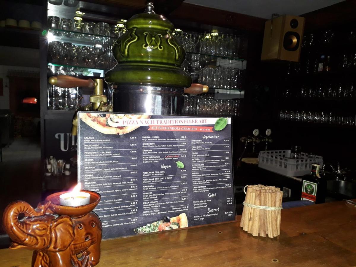 Pizzeria A Penzion Banderas Bayerisch Eisenstein Bagian luar foto